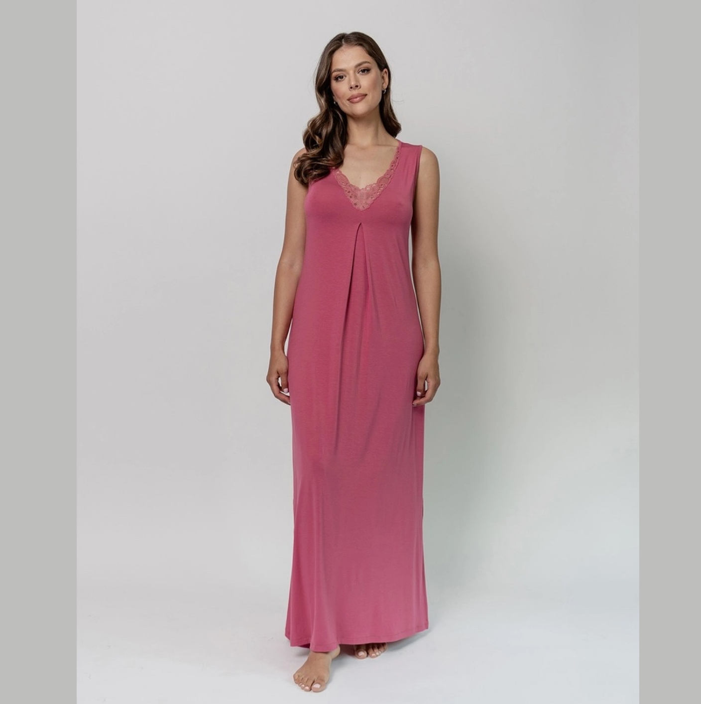 Long Jersey Nightdress with Embroidery at the Neckline - Strawberry