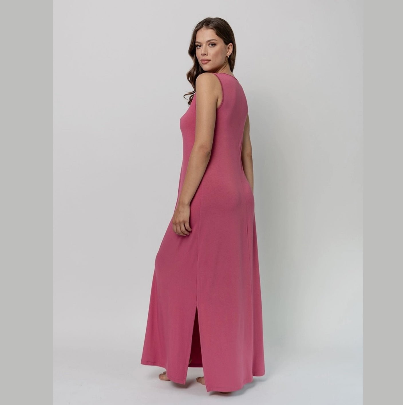 Long Jersey Nightdress with Embroidery at the Neckline - Strawberry - Pure NightLong Jersey Nightdress with Embroidery at the Neckline - Strawberry